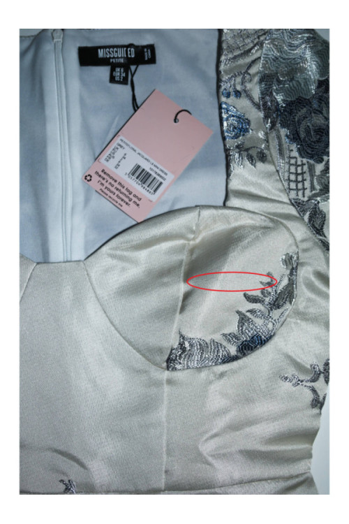 Missguided Ziedu kleita taisna piegriezuma (neliels defekts)