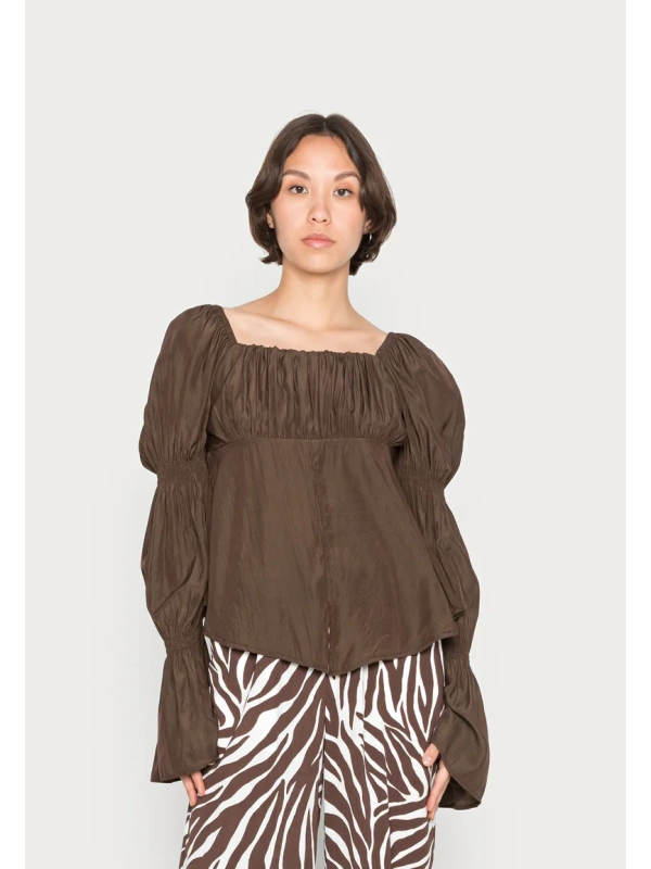 Missguided Blūze MILKMAID FLUTED, šokolādes krāsā