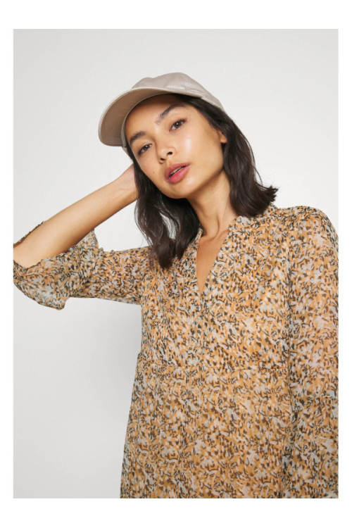 Vero Moda VMKAY 3/4 SHORT WVN RPT GA TALL Kleita